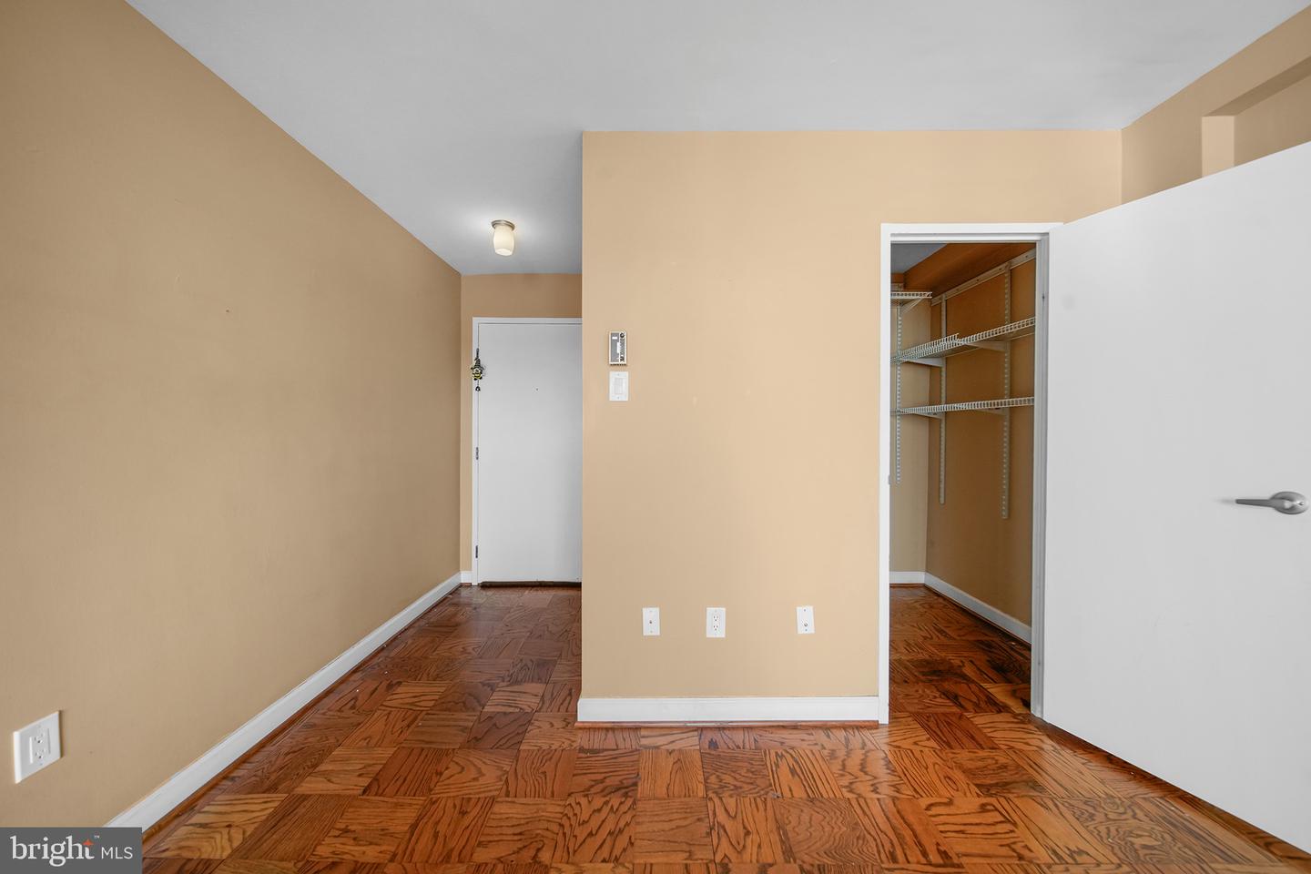 6641 WAKEFIELD DR #405, ALEXANDRIA, Virginia 22307, 1 Bedroom Bedrooms, ,1 BathroomBathrooms,Residential,For sale,6641 WAKEFIELD DR #405,VAFX2238502 MLS # VAFX2238502