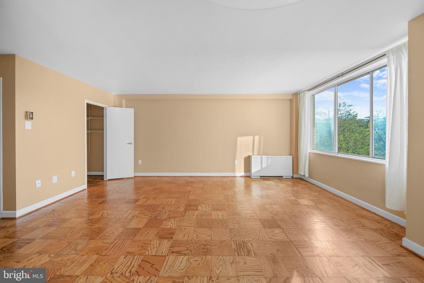 6641 WAKEFIELD DR #405, ALEXANDRIA, Virginia 22307, 1 Bedroom Bedrooms, ,1 BathroomBathrooms,Residential,For sale,6641 WAKEFIELD DR #405,VAFX2238502 MLS # VAFX2238502
