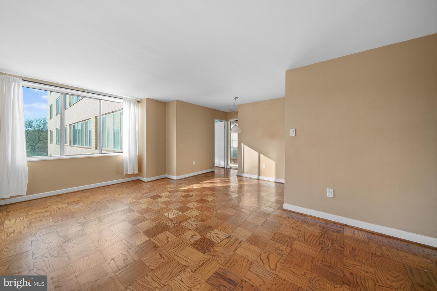 6641 WAKEFIELD DR #405, ALEXANDRIA, Virginia 22307, 1 Bedroom Bedrooms, ,1 BathroomBathrooms,Residential,For sale,6641 WAKEFIELD DR #405,VAFX2238502 MLS # VAFX2238502