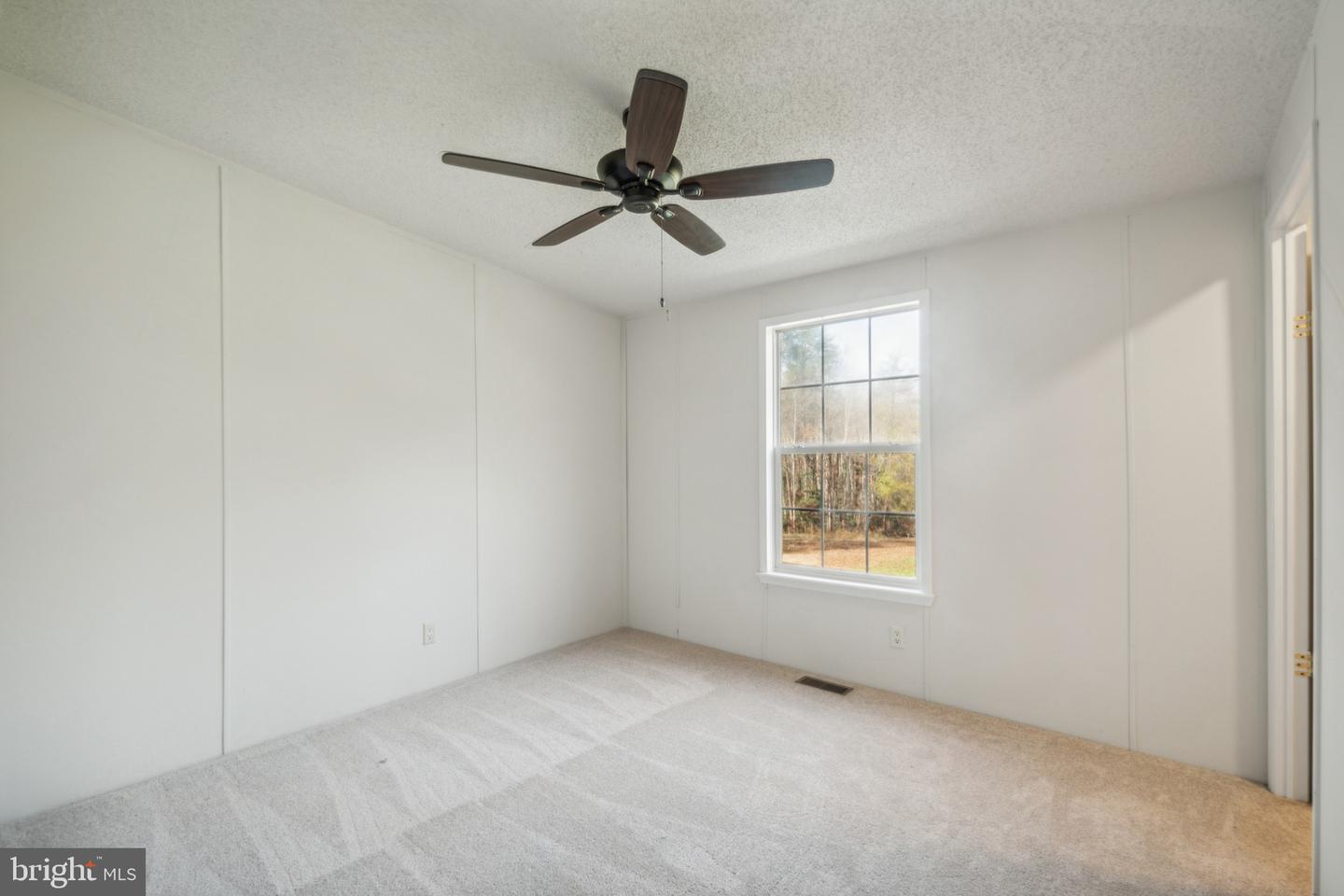 7211 LAKEWOOD LN, SPOTSYLVANIA, Virginia 22551, 4 Bedrooms Bedrooms, ,2 BathroomsBathrooms,Residential,For sale,7211 LAKEWOOD LN,VASP2032802 MLS # VASP2032802