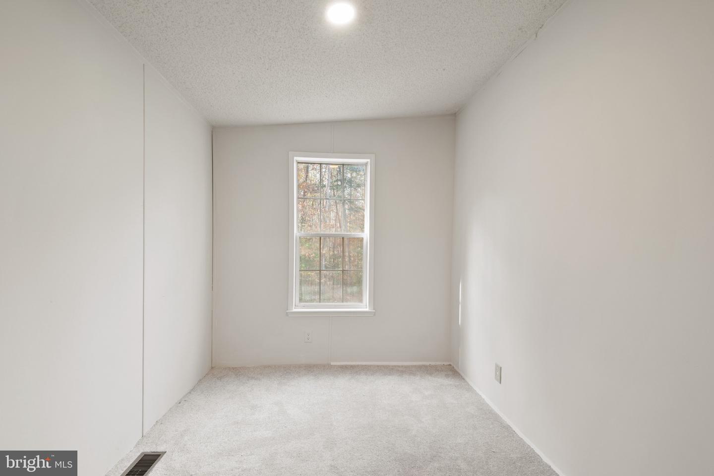 7211 LAKEWOOD LN, SPOTSYLVANIA, Virginia 22551, 4 Bedrooms Bedrooms, ,2 BathroomsBathrooms,Residential,For sale,7211 LAKEWOOD LN,VASP2032802 MLS # VASP2032802