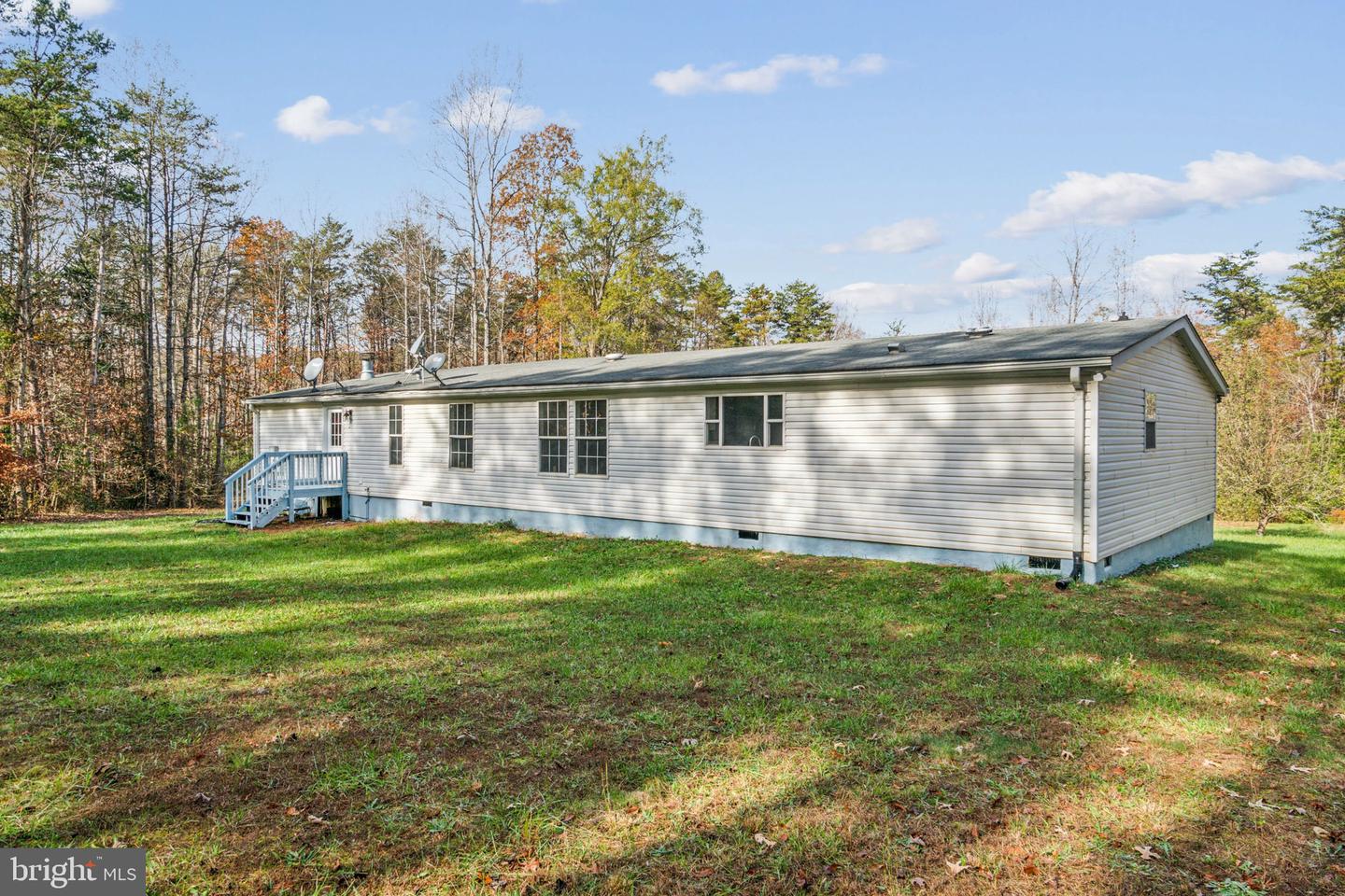 7211 LAKEWOOD LN, SPOTSYLVANIA, Virginia 22551, 4 Bedrooms Bedrooms, ,2 BathroomsBathrooms,Residential,For sale,7211 LAKEWOOD LN,VASP2032802 MLS # VASP2032802