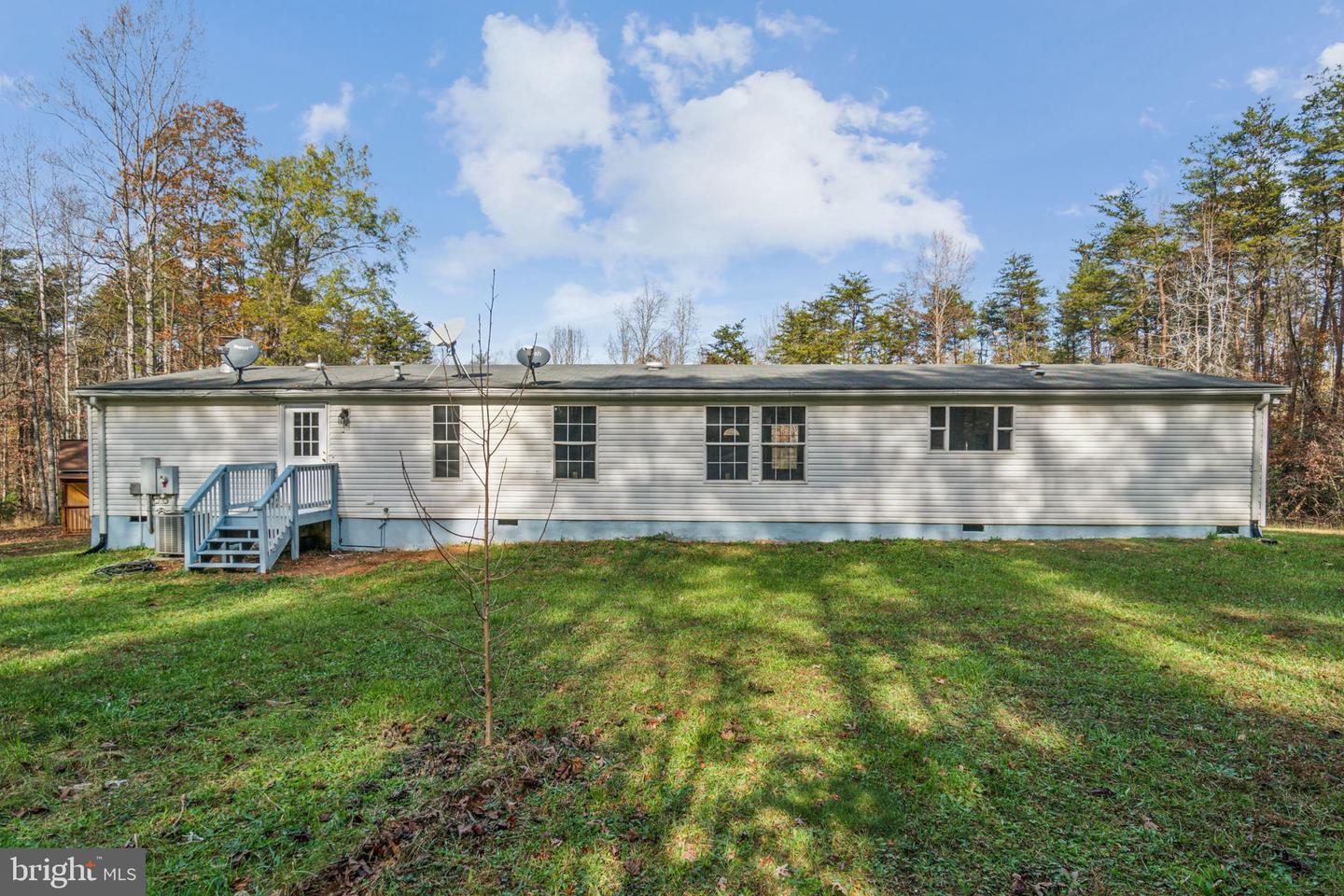 7211 LAKEWOOD LN, SPOTSYLVANIA, Virginia 22551, 4 Bedrooms Bedrooms, ,2 BathroomsBathrooms,Residential,For sale,7211 LAKEWOOD LN,VASP2032802 MLS # VASP2032802