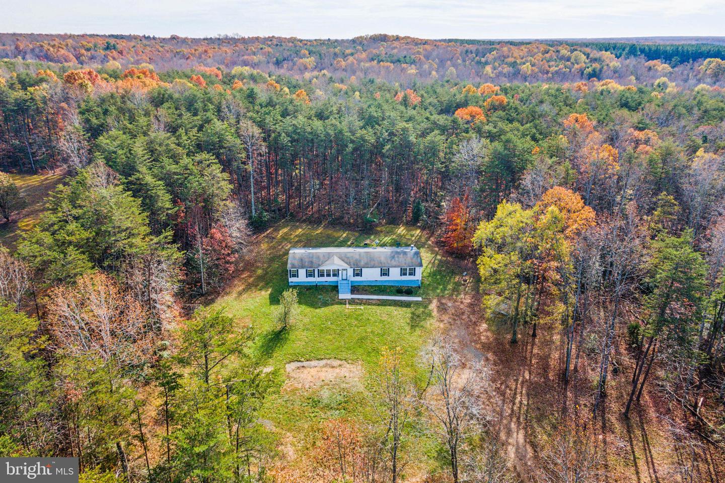 7211 LAKEWOOD LN, SPOTSYLVANIA, Virginia 22551, 4 Bedrooms Bedrooms, ,2 BathroomsBathrooms,Residential,For sale,7211 LAKEWOOD LN,VASP2032802 MLS # VASP2032802