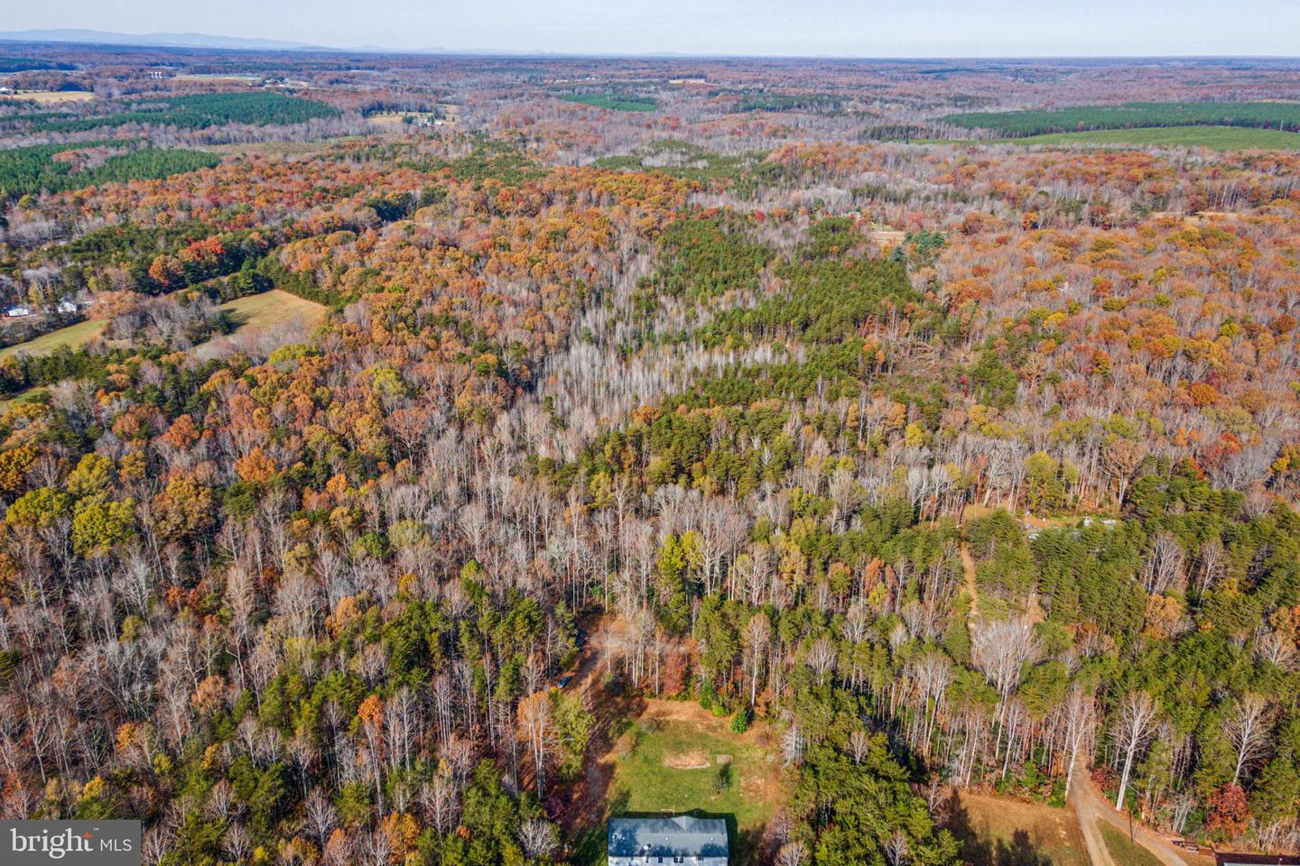 7211 LAKEWOOD LN, SPOTSYLVANIA, Virginia 22551, 4 Bedrooms Bedrooms, ,2 BathroomsBathrooms,Residential,For sale,7211 LAKEWOOD LN,VASP2032802 MLS # VASP2032802