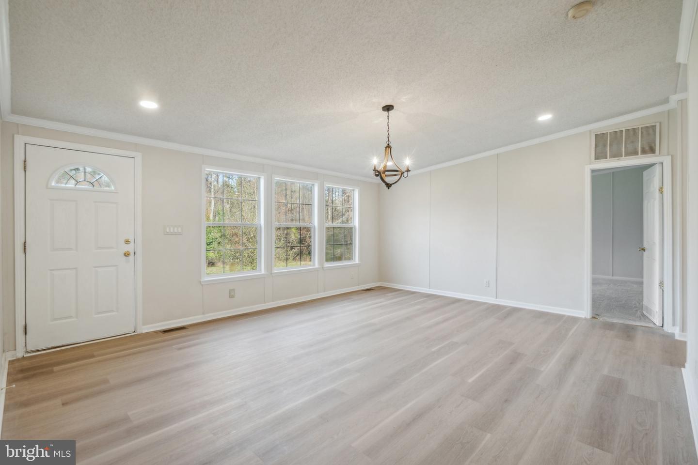 7211 LAKEWOOD LN, SPOTSYLVANIA, Virginia 22551, 4 Bedrooms Bedrooms, ,2 BathroomsBathrooms,Residential,For sale,7211 LAKEWOOD LN,VASP2032802 MLS # VASP2032802