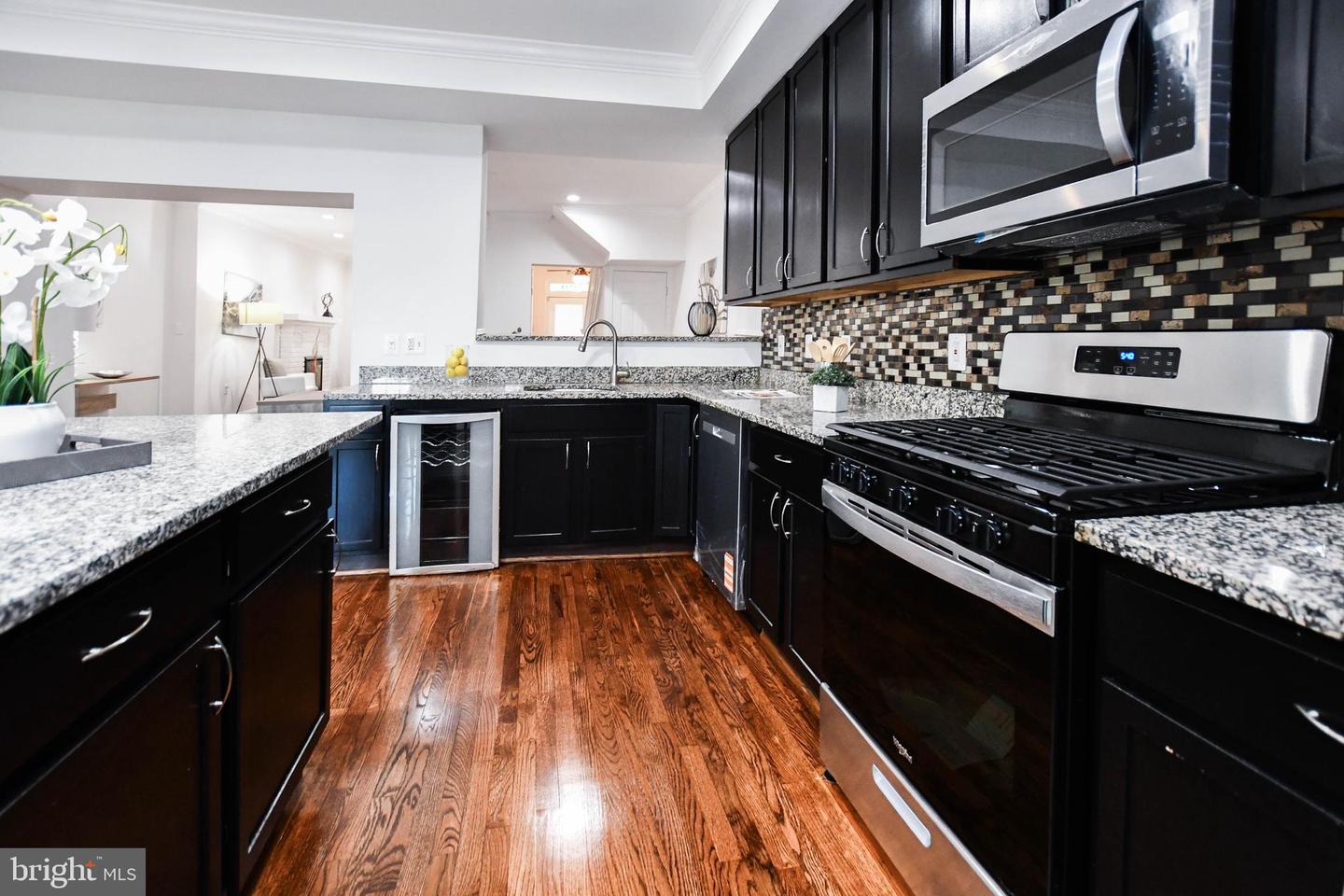 4504 NEW HAMPSHIRE AVE NW, WASHINGTON, District Of Columbia 20011, 4 Bedrooms Bedrooms, ,3 BathroomsBathrooms,Residential,For sale,4504 NEW HAMPSHIRE AVE NW,DCDC2198888 MLS # DCDC2198888