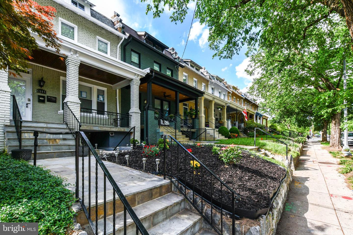 4504 NEW HAMPSHIRE AVE NW, WASHINGTON, District Of Columbia 20011, 4 Bedrooms Bedrooms, ,3 BathroomsBathrooms,Residential,For sale,4504 NEW HAMPSHIRE AVE NW,DCDC2198888 MLS # DCDC2198888