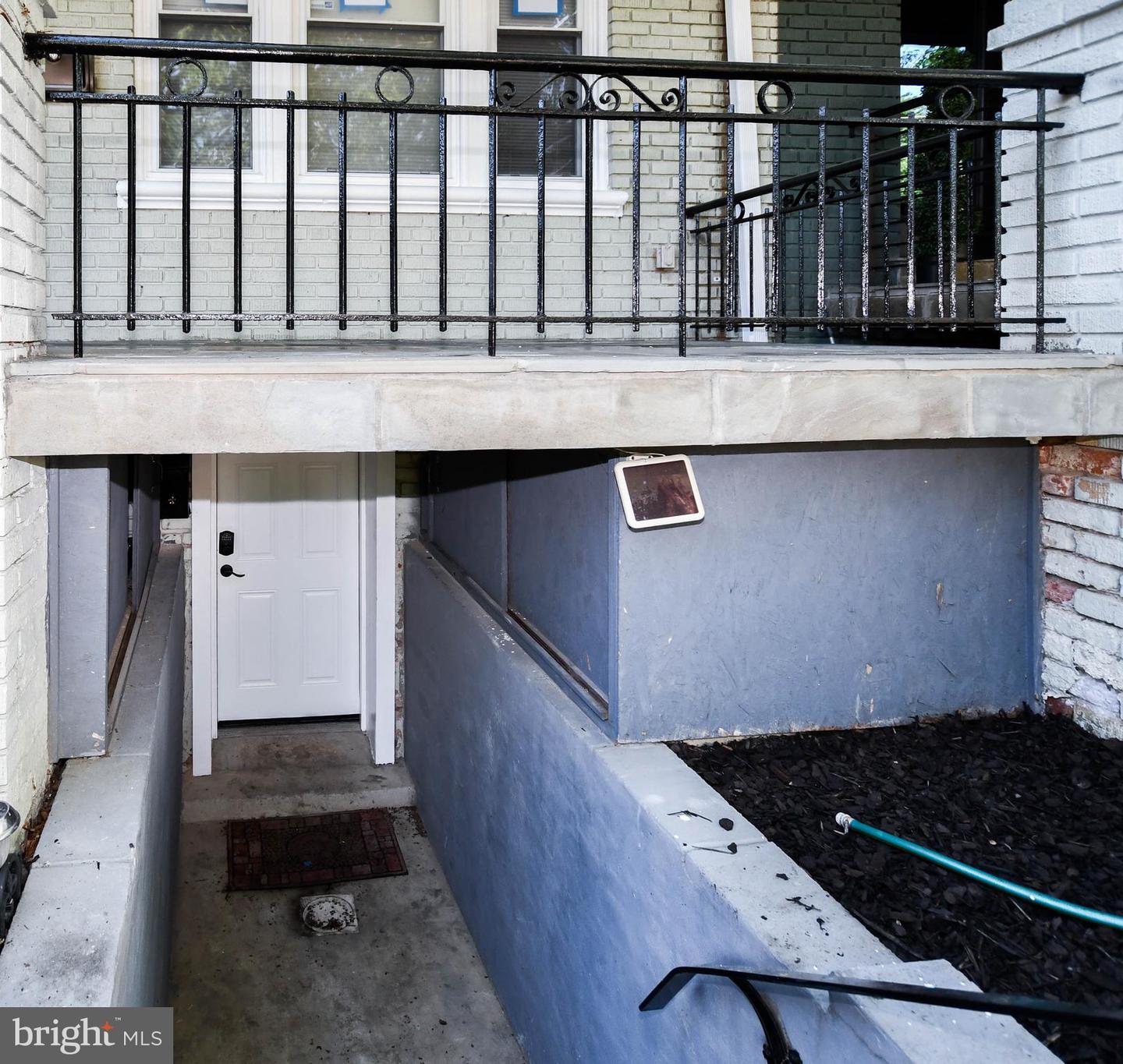 4504 NEW HAMPSHIRE AVE NW, WASHINGTON, District Of Columbia 20011, 4 Bedrooms Bedrooms, ,3 BathroomsBathrooms,Residential,For sale,4504 NEW HAMPSHIRE AVE NW,DCDC2198888 MLS # DCDC2198888
