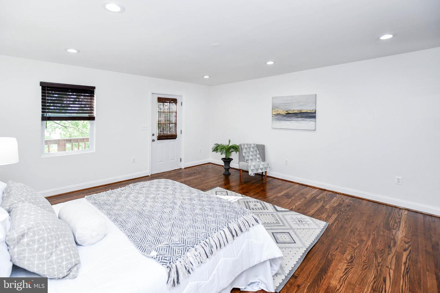 4504 NEW HAMPSHIRE AVE NW, WASHINGTON, District Of Columbia 20011, 4 Bedrooms Bedrooms, ,3 BathroomsBathrooms,Residential,For sale,4504 NEW HAMPSHIRE AVE NW,DCDC2198888 MLS # DCDC2198888