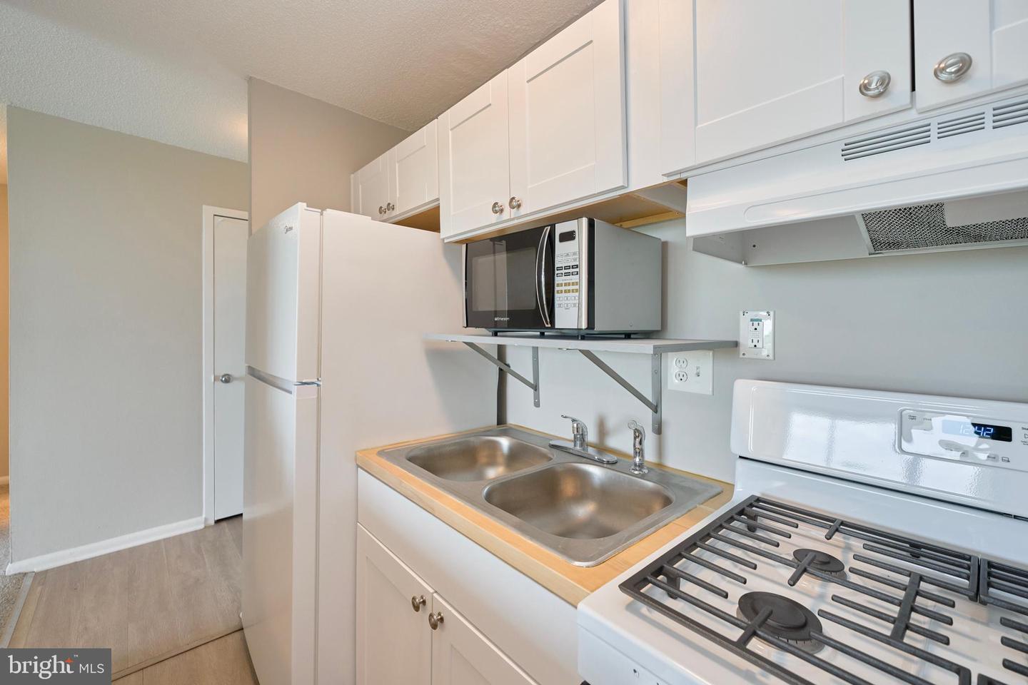 2500 N VAN DORN ST #1110, ALEXANDRIA, Virginia 22302, 1 Bedroom Bedrooms, ,1 BathroomBathrooms,Residential,For sale,2500 N VAN DORN ST #1110,VAAX2044922 MLS # VAAX2044922