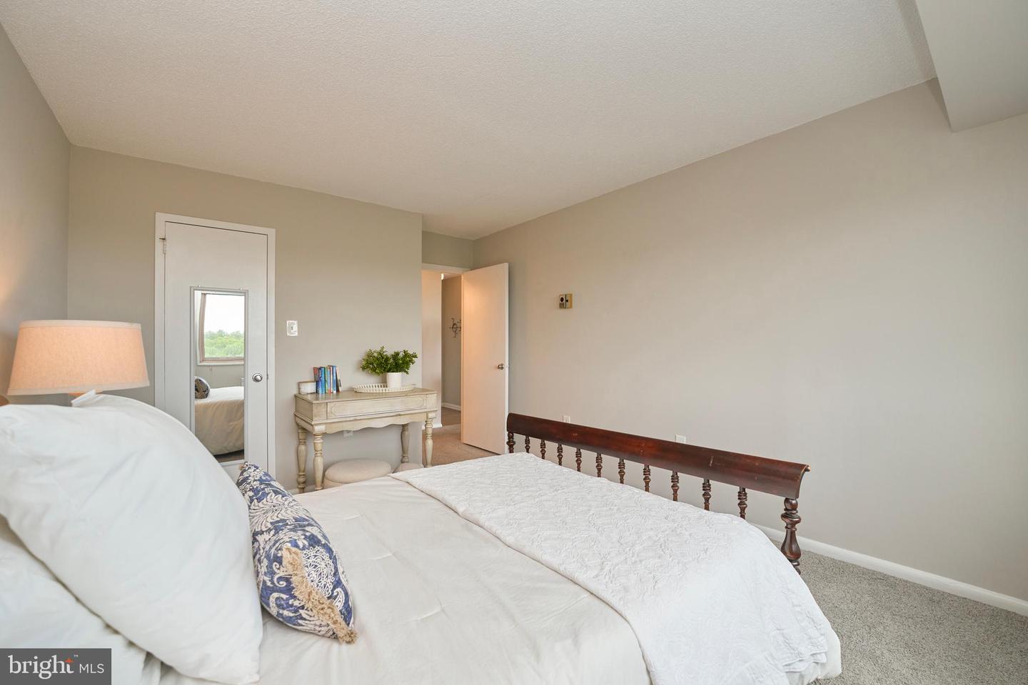 2500 N VAN DORN ST #1110, ALEXANDRIA, Virginia 22302, 1 Bedroom Bedrooms, ,1 BathroomBathrooms,Residential,For sale,2500 N VAN DORN ST #1110,VAAX2044922 MLS # VAAX2044922