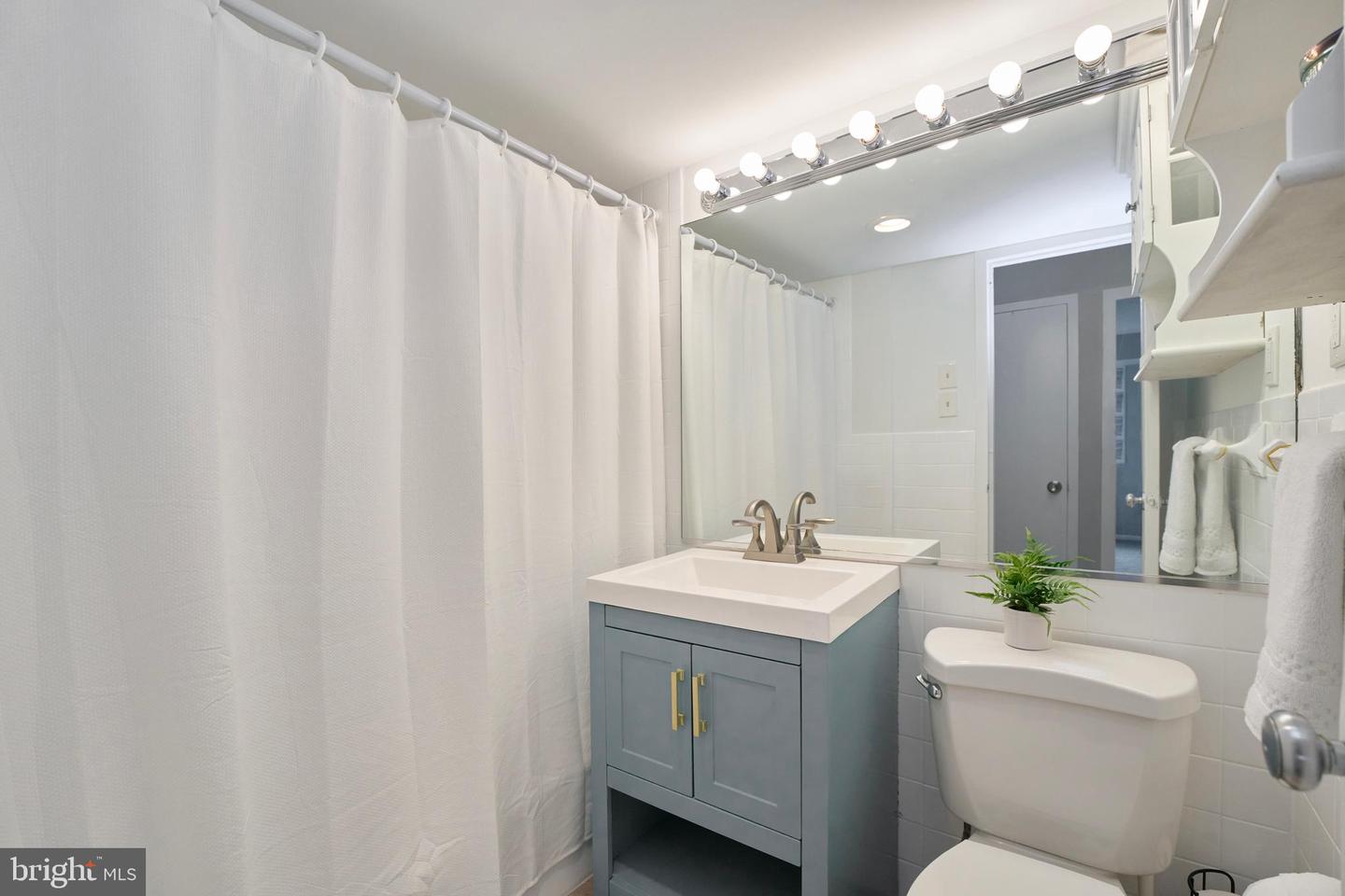 2500 N VAN DORN ST #1110, ALEXANDRIA, Virginia 22302, 1 Bedroom Bedrooms, ,1 BathroomBathrooms,Residential,For sale,2500 N VAN DORN ST #1110,VAAX2044922 MLS # VAAX2044922