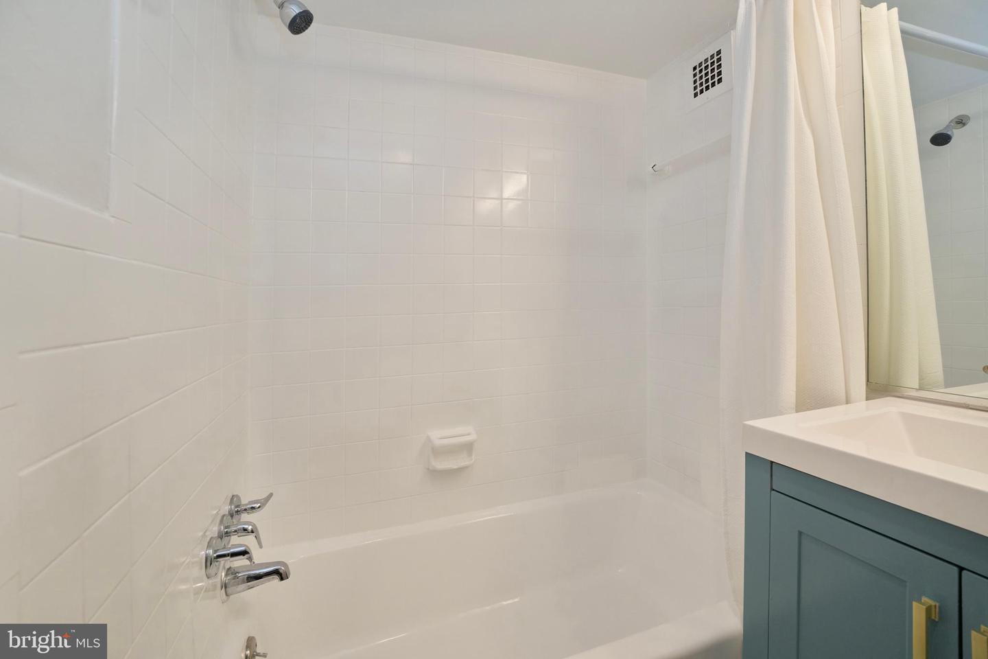 2500 N VAN DORN ST #1110, ALEXANDRIA, Virginia 22302, 1 Bedroom Bedrooms, ,1 BathroomBathrooms,Residential,For sale,2500 N VAN DORN ST #1110,VAAX2044922 MLS # VAAX2044922