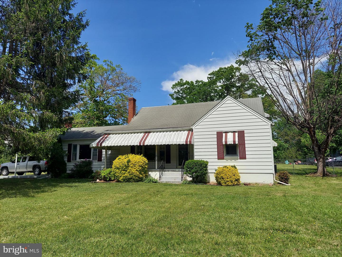 1872 STRASBURG RD, FRONT ROYAL, Virginia 22630, 3 Bedrooms Bedrooms, ,1 BathroomBathrooms,Residential,For sale,1872 STRASBURG RD,VAWR2011056 MLS # VAWR2011056