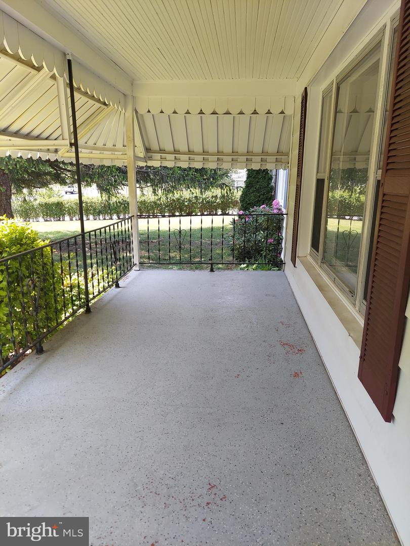 1872 STRASBURG RD, FRONT ROYAL, Virginia 22630, 3 Bedrooms Bedrooms, ,1 BathroomBathrooms,Residential,For sale,1872 STRASBURG RD,VAWR2011056 MLS # VAWR2011056