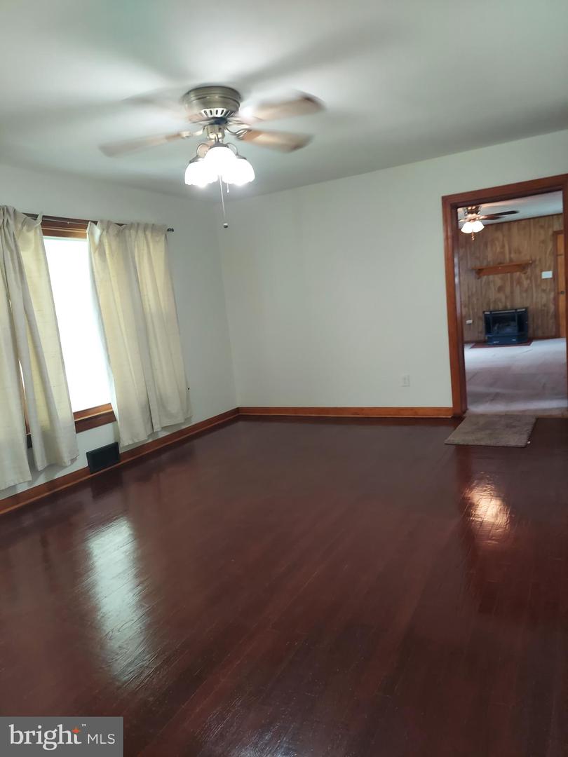 1872 STRASBURG RD, FRONT ROYAL, Virginia 22630, 3 Bedrooms Bedrooms, ,1 BathroomBathrooms,Residential,For sale,1872 STRASBURG RD,VAWR2011056 MLS # VAWR2011056