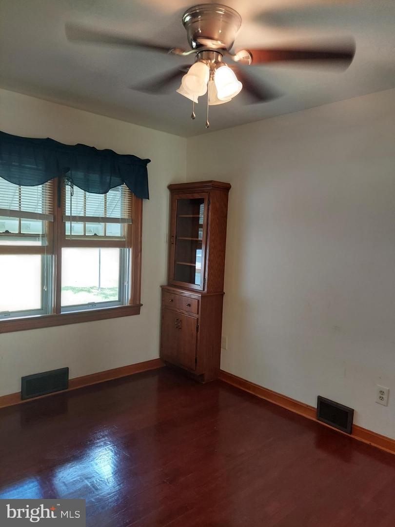 1872 STRASBURG RD, FRONT ROYAL, Virginia 22630, 3 Bedrooms Bedrooms, ,1 BathroomBathrooms,Residential,For sale,1872 STRASBURG RD,VAWR2011056 MLS # VAWR2011056