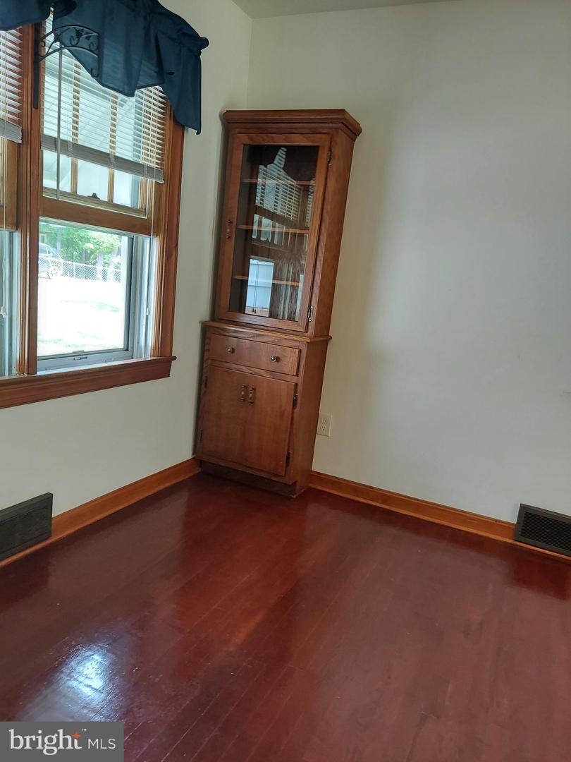 1872 STRASBURG RD, FRONT ROYAL, Virginia 22630, 3 Bedrooms Bedrooms, ,1 BathroomBathrooms,Residential,For sale,1872 STRASBURG RD,VAWR2011056 MLS # VAWR2011056