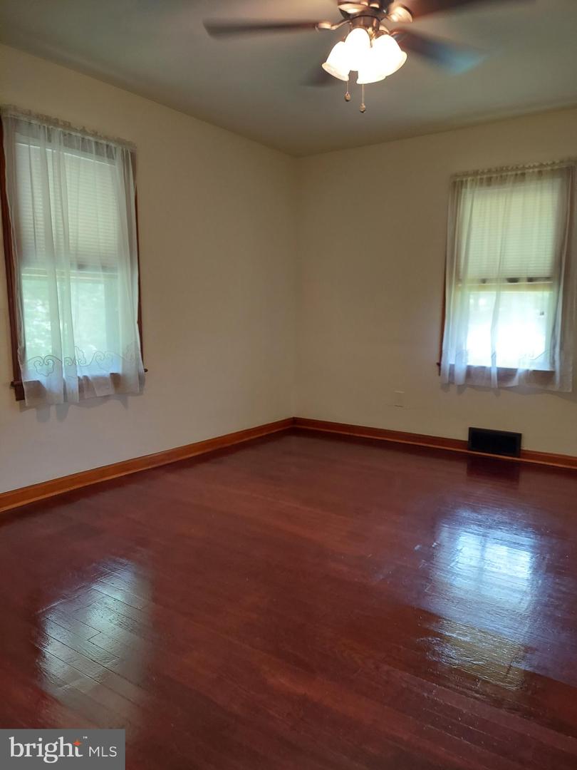 1872 STRASBURG RD, FRONT ROYAL, Virginia 22630, 3 Bedrooms Bedrooms, ,1 BathroomBathrooms,Residential,For sale,1872 STRASBURG RD,VAWR2011056 MLS # VAWR2011056