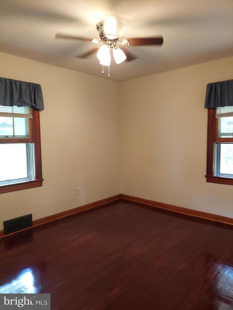 1872 STRASBURG RD, FRONT ROYAL, Virginia 22630, 3 Bedrooms Bedrooms, ,1 BathroomBathrooms,Residential,For sale,1872 STRASBURG RD,VAWR2011056 MLS # VAWR2011056