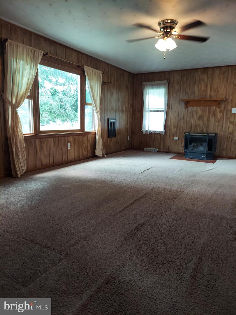 1872 STRASBURG RD, FRONT ROYAL, Virginia 22630, 3 Bedrooms Bedrooms, ,1 BathroomBathrooms,Residential,For sale,1872 STRASBURG RD,VAWR2011056 MLS # VAWR2011056