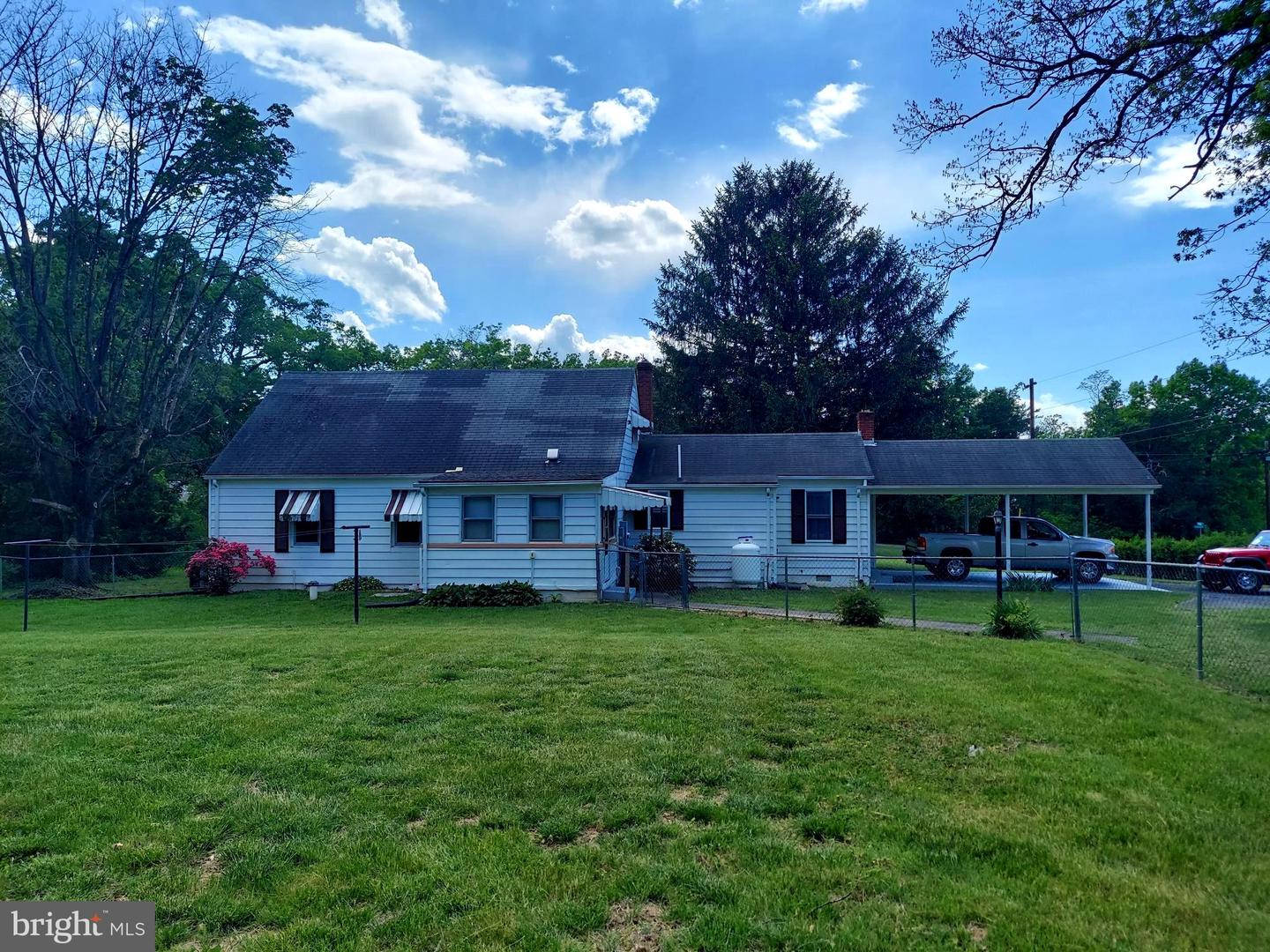 1872 STRASBURG RD, FRONT ROYAL, Virginia 22630, 3 Bedrooms Bedrooms, ,1 BathroomBathrooms,Residential,For sale,1872 STRASBURG RD,VAWR2011056 MLS # VAWR2011056