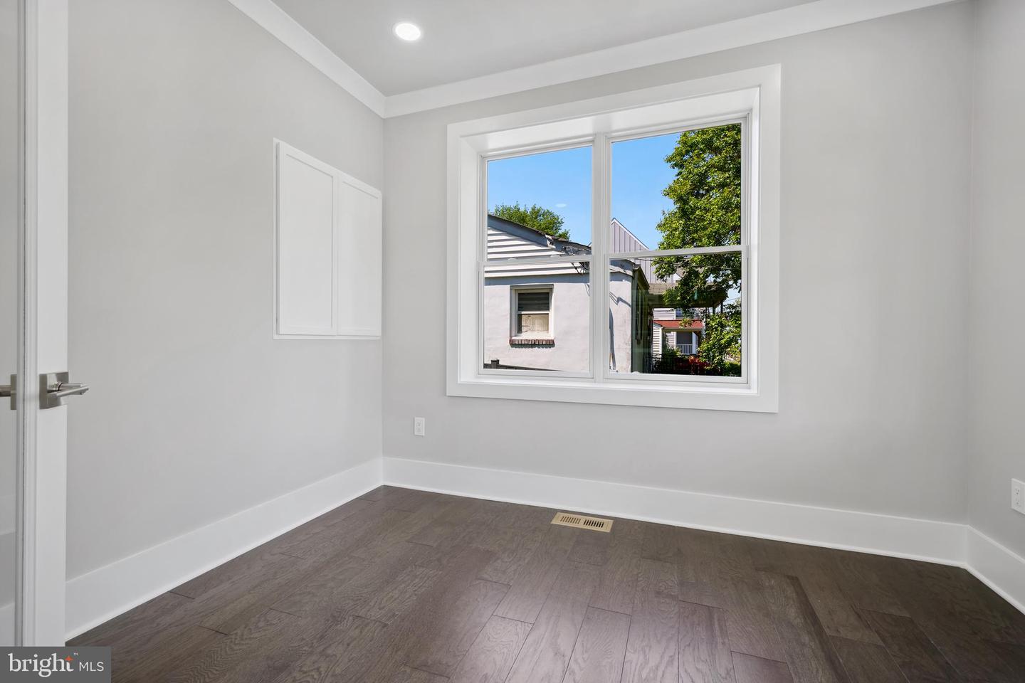 1610 12TH ST S, ARLINGTON, Virginia 22204, 4 Bedrooms Bedrooms, ,4 BathroomsBathrooms,Residential,For sale,1610 12TH ST S,VAAR2057004 MLS # VAAR2057004