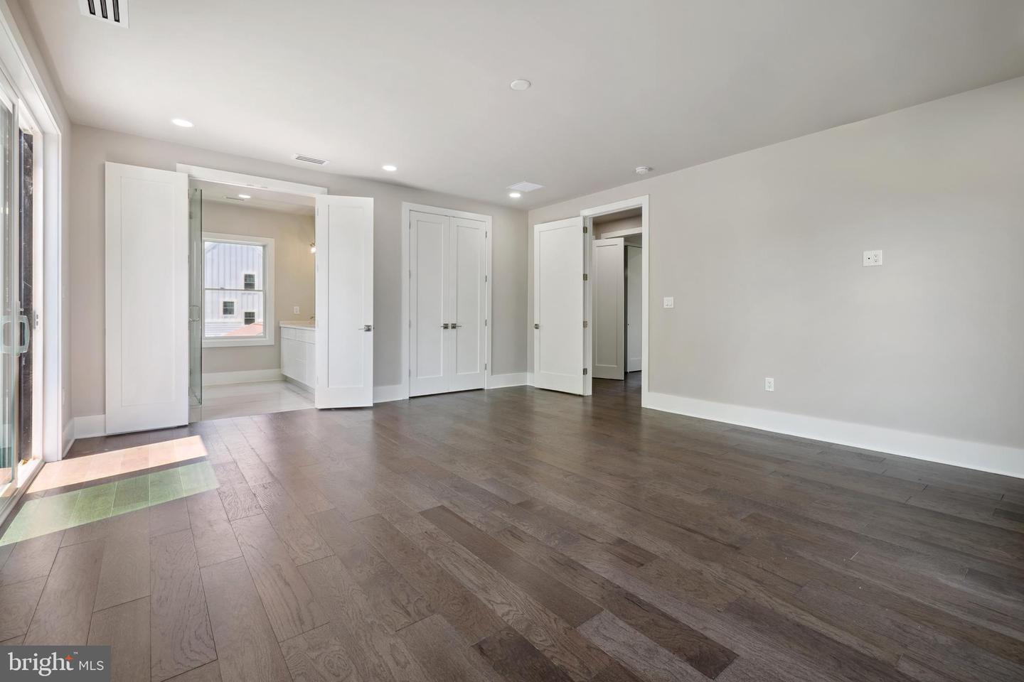 1610 12TH ST S, ARLINGTON, Virginia 22204, 4 Bedrooms Bedrooms, ,4 BathroomsBathrooms,Residential,For sale,1610 12TH ST S,VAAR2057004 MLS # VAAR2057004