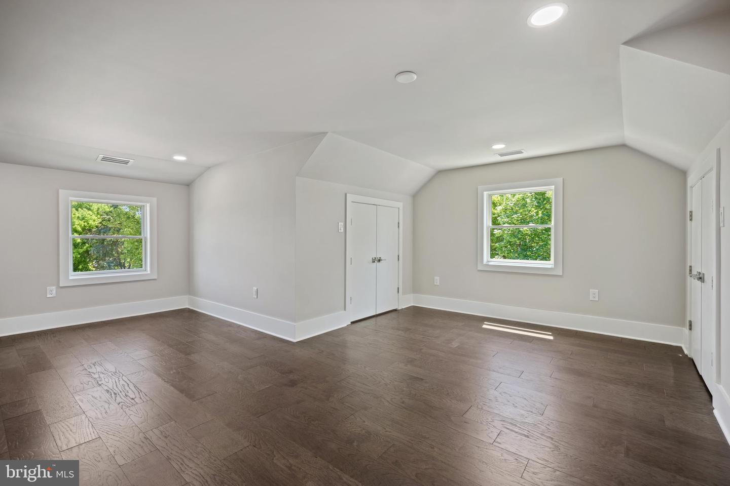 1610 12TH ST S, ARLINGTON, Virginia 22204, 4 Bedrooms Bedrooms, ,4 BathroomsBathrooms,Residential,For sale,1610 12TH ST S,VAAR2057004 MLS # VAAR2057004