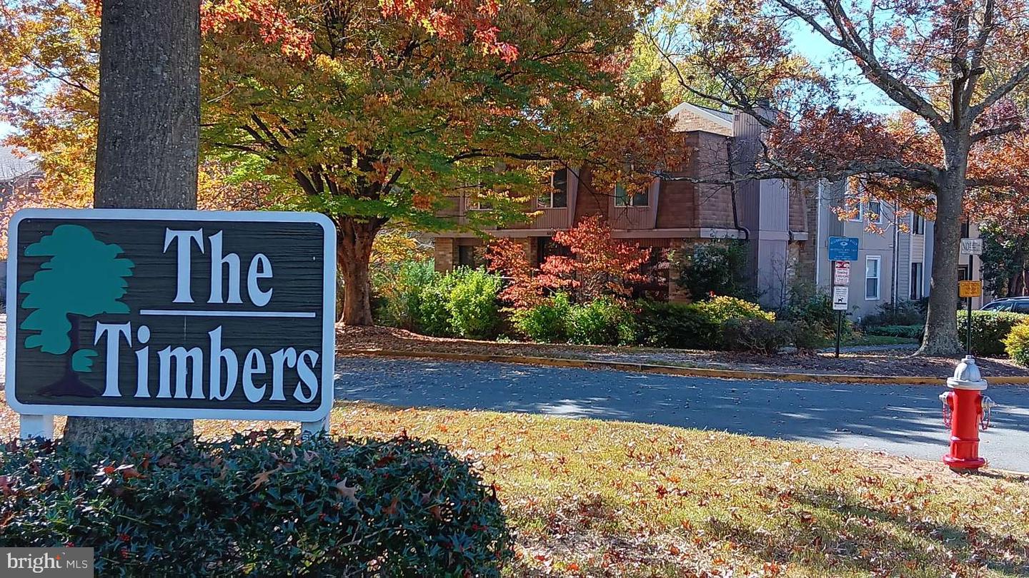 6010 TIMBER HOLLOW LN, SPRINGFIELD, Virginia 22152, 3 Bedrooms Bedrooms, 8 Rooms Rooms,3 BathroomsBathrooms,Residential,For sale,6010 TIMBER HOLLOW LN,VAFX2238520 MLS # VAFX2238520