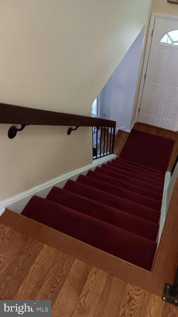 6010 TIMBER HOLLOW LN, SPRINGFIELD, Virginia 22152, 3 Bedrooms Bedrooms, 8 Rooms Rooms,3 BathroomsBathrooms,Residential,For sale,6010 TIMBER HOLLOW LN,VAFX2238520 MLS # VAFX2238520