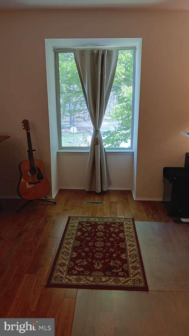 6010 TIMBER HOLLOW LN, SPRINGFIELD, Virginia 22152, 3 Bedrooms Bedrooms, 8 Rooms Rooms,3 BathroomsBathrooms,Residential,For sale,6010 TIMBER HOLLOW LN,VAFX2238520 MLS # VAFX2238520