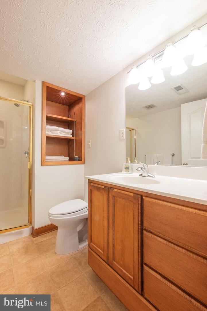 2975 ELIOCH MANOR DR, POWHATAN, Virginia 23139, 4 Bedrooms Bedrooms, 12 Rooms Rooms,4 BathroomsBathrooms,Residential,For sale,2975 ELIOCH MANOR DR,VAPN2000092 MLS # VAPN2000092