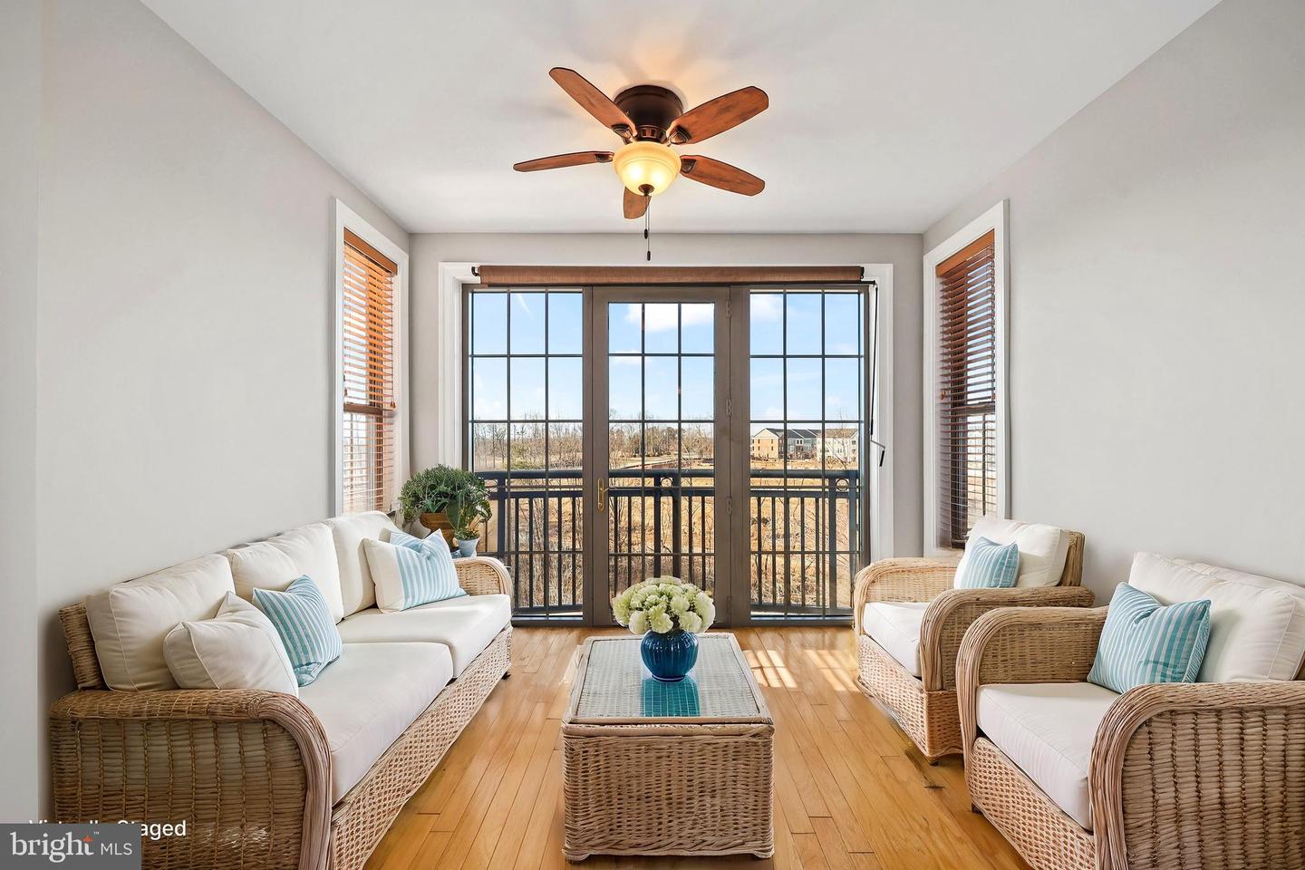 485 HARBOR SIDE ST #414, WOODBRIDGE, Virginia 22191, 2 Bedrooms Bedrooms, ,2 BathroomsBathrooms,Residential,For sale,485 HARBOR SIDE ST #414,VAPW2093886 MLS # VAPW2093886