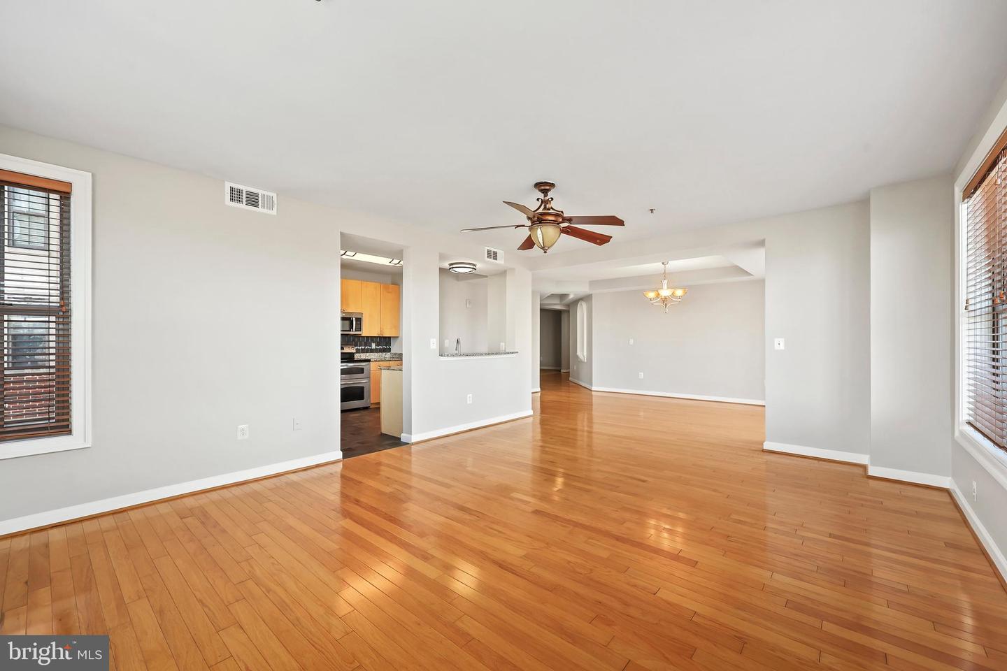 485 HARBOR SIDE ST #414, WOODBRIDGE, Virginia 22191, 2 Bedrooms Bedrooms, ,2 BathroomsBathrooms,Residential,For sale,485 HARBOR SIDE ST #414,VAPW2093886 MLS # VAPW2093886