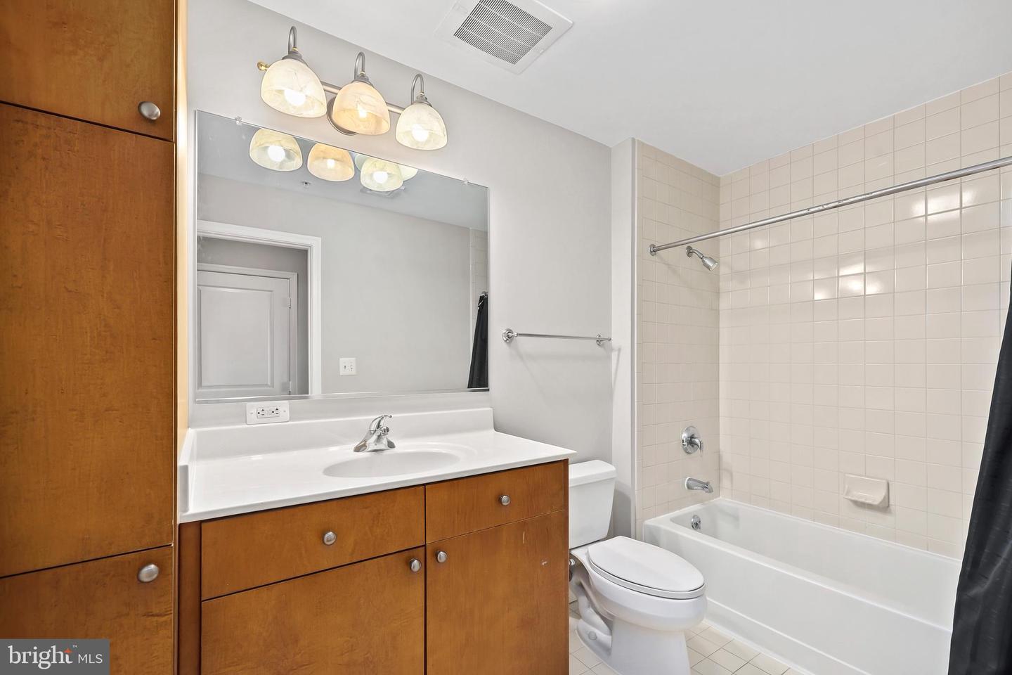 485 HARBOR SIDE ST #414, WOODBRIDGE, Virginia 22191, 2 Bedrooms Bedrooms, ,2 BathroomsBathrooms,Residential,For sale,485 HARBOR SIDE ST #414,VAPW2093886 MLS # VAPW2093886