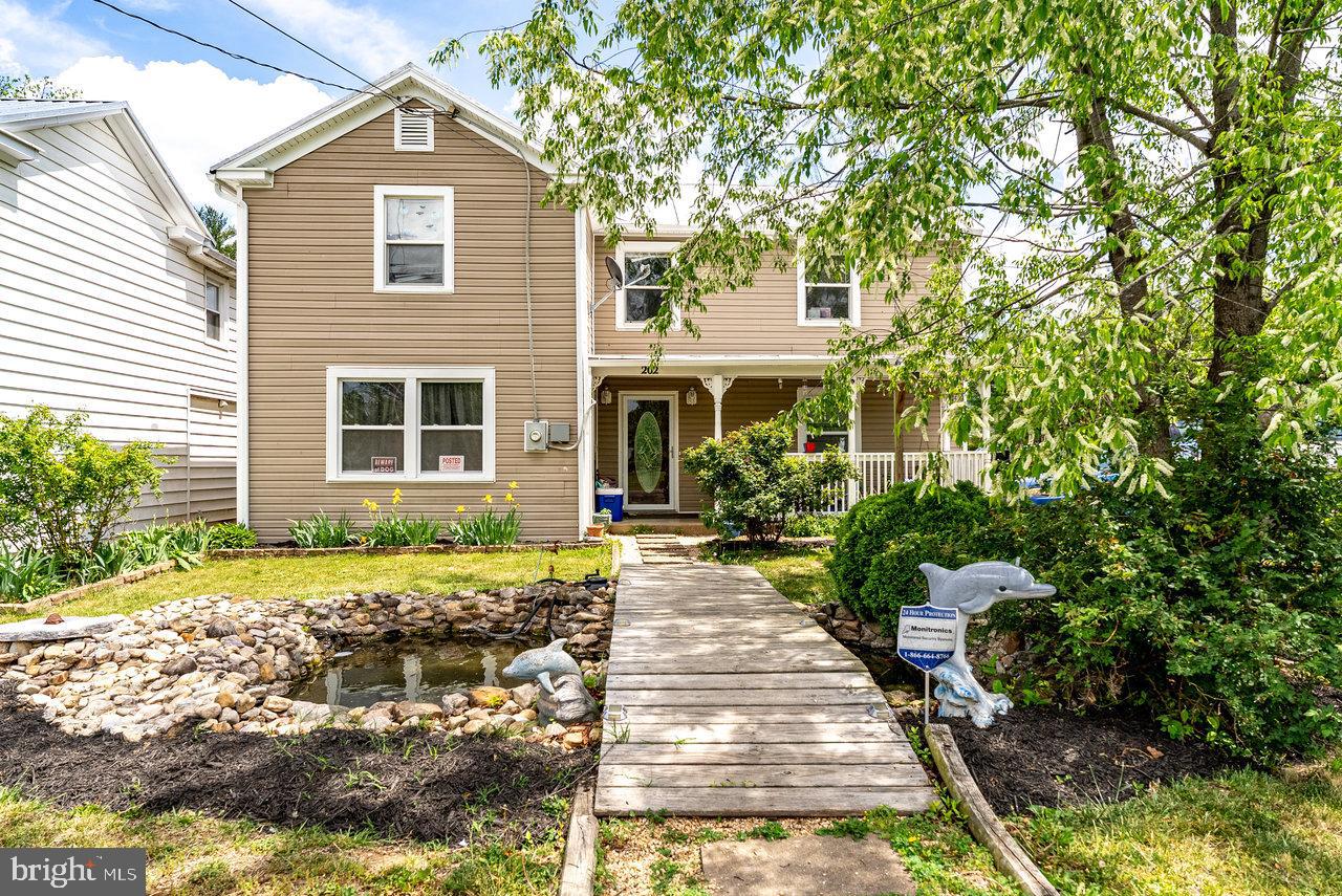 202 JACKSON AVE, ELKTON, Virginia 22827, 4 Bedrooms Bedrooms, ,1 BathroomBathrooms,Residential,For sale,202 JACKSON AVE,VARO2002266 MLS # VARO2002266