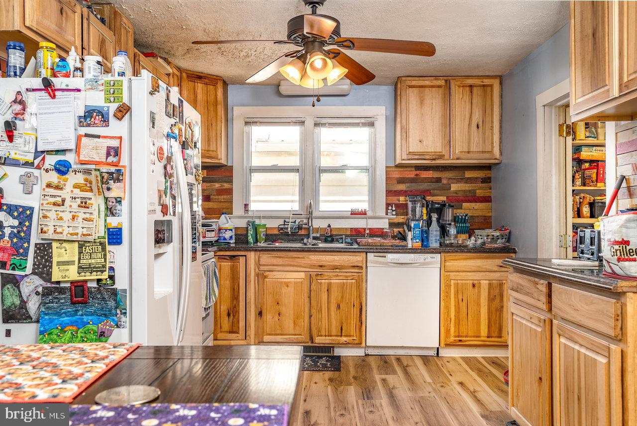 202 JACKSON AVE, ELKTON, Virginia 22827, 4 Bedrooms Bedrooms, ,1 BathroomBathrooms,Residential,For sale,202 JACKSON AVE,VARO2002266 MLS # VARO2002266