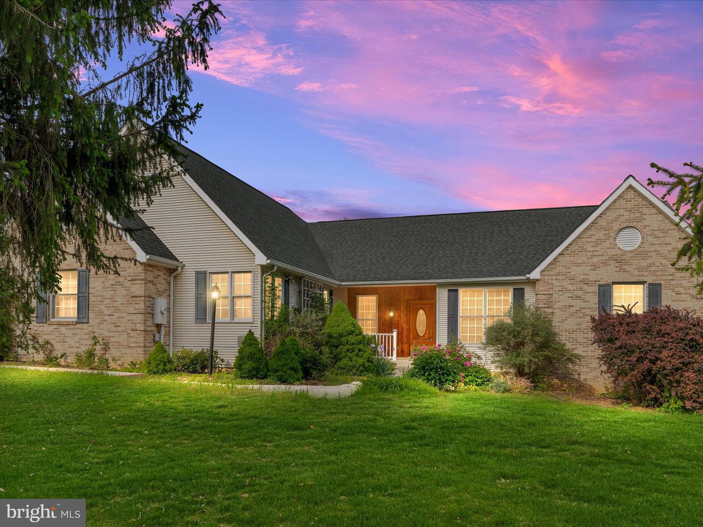 61 RIVER CT, TOMS BROOK, Virginia 22660, 4 Bedrooms Bedrooms, ,3 BathroomsBathrooms,Residential,For sale,61 RIVER CT,VASH2011342 MLS # VASH2011342