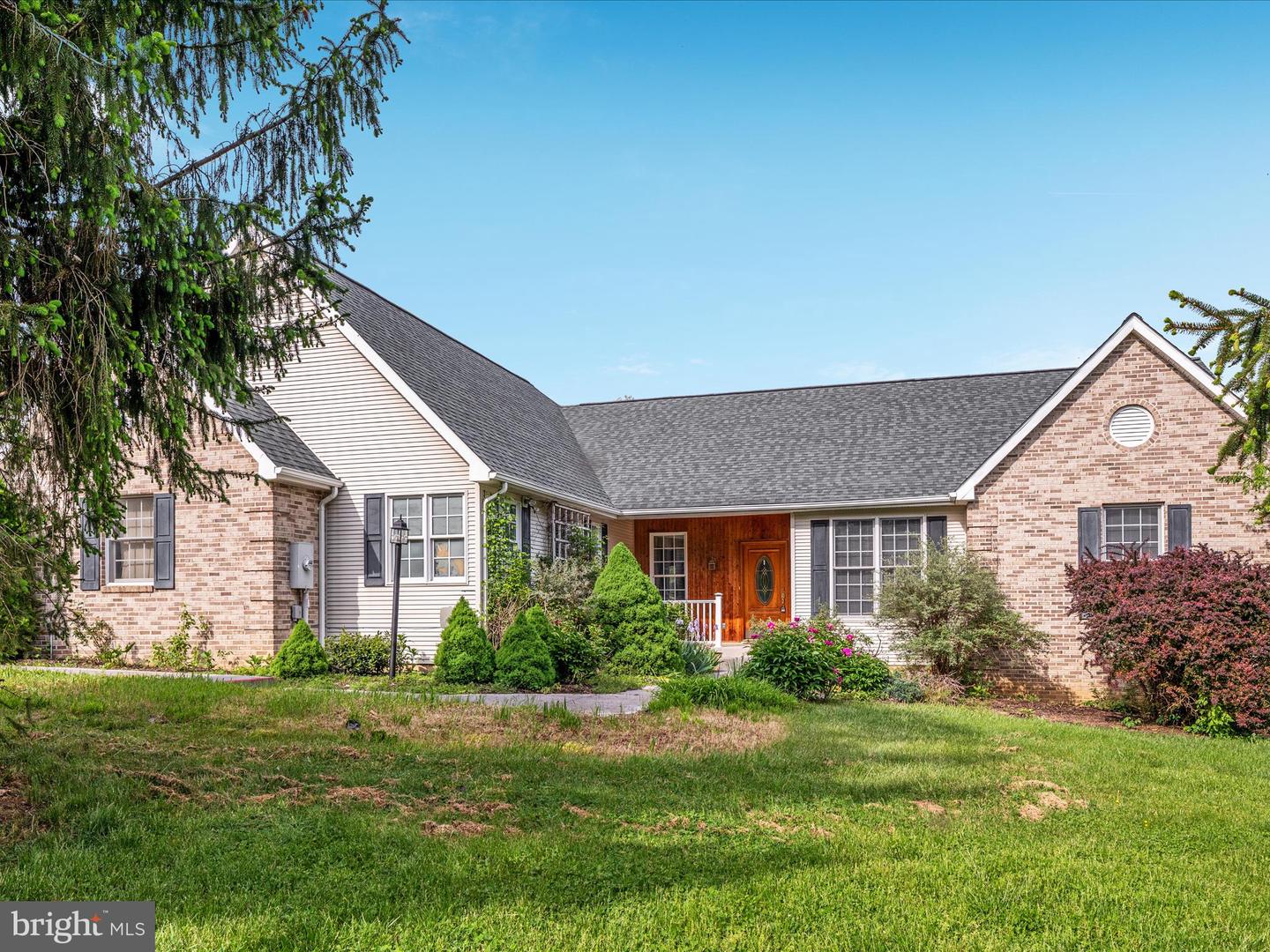 61 RIVER CT, TOMS BROOK, Virginia 22660, 4 Bedrooms Bedrooms, ,3 BathroomsBathrooms,Residential,For sale,61 RIVER CT,VASH2011342 MLS # VASH2011342