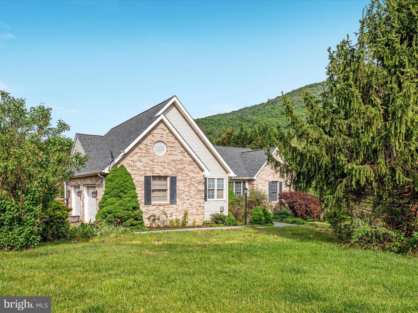61 RIVER CT, TOMS BROOK, Virginia 22660, 4 Bedrooms Bedrooms, ,3 BathroomsBathrooms,Residential,For sale,61 RIVER CT,VASH2011342 MLS # VASH2011342