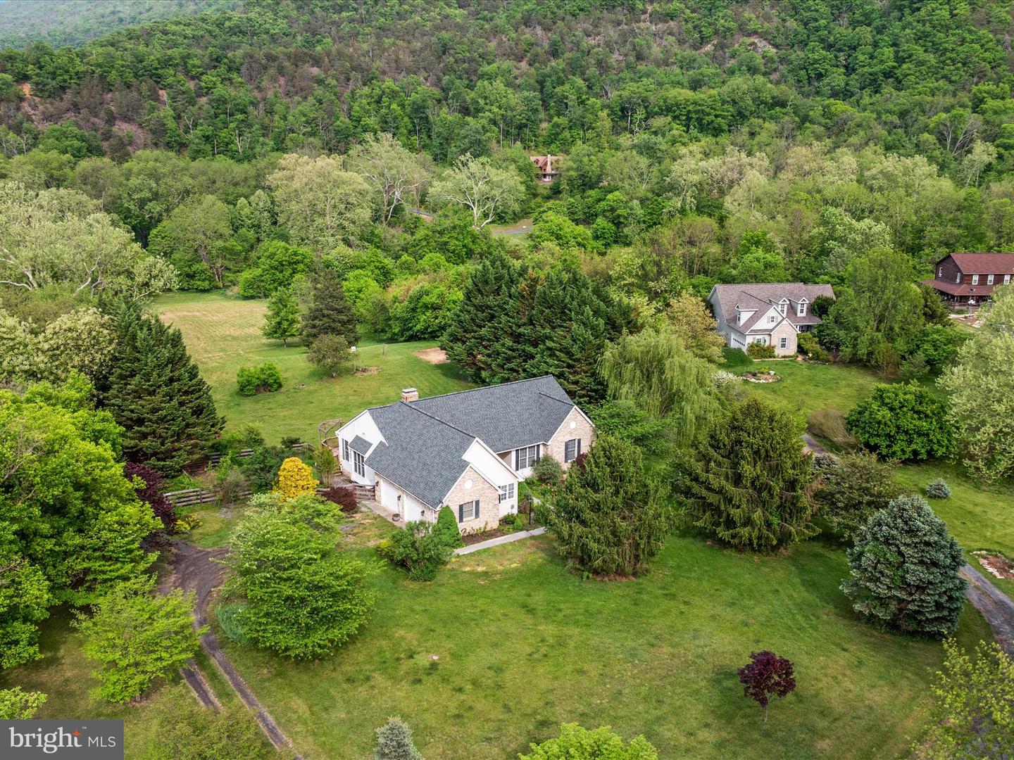 61 RIVER CT, TOMS BROOK, Virginia 22660, 4 Bedrooms Bedrooms, ,3 BathroomsBathrooms,Residential,For sale,61 RIVER CT,VASH2011342 MLS # VASH2011342
