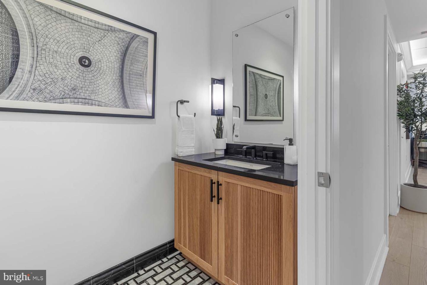 6718 LOWELL AVE #406, MCLEAN, Virginia 22101, 2 Bedrooms Bedrooms, ,2 BathroomsBathrooms,Residential,For sale,6718 LOWELL AVE #406,VAFX2238560 MLS # VAFX2238560