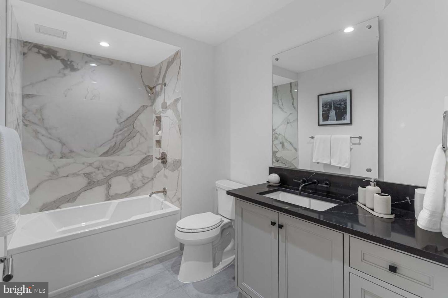 6718 LOWELL AVE #406, MCLEAN, Virginia 22101, 2 Bedrooms Bedrooms, ,2 BathroomsBathrooms,Residential,For sale,6718 LOWELL AVE #406,VAFX2238560 MLS # VAFX2238560