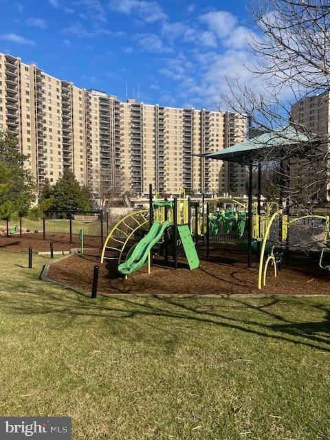 205 YOAKUM PKWY #1010, ALEXANDRIA, Virginia 22304, 2 Bedrooms Bedrooms, 5 Rooms Rooms,1 BathroomBathrooms,Residential,For sale,205 YOAKUM PKWY #1010,VAAX2044936 MLS # VAAX2044936