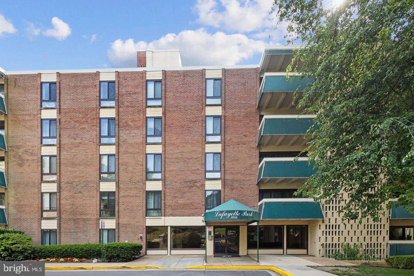6133 LEESBURG PIKE #301, FALLS CHURCH, Virginia 22041, 1 Bedroom Bedrooms, ,1 BathroomBathrooms,Residential,For sale,6133 LEESBURG PIKE #301,VAFX2238598 MLS # VAFX2238598