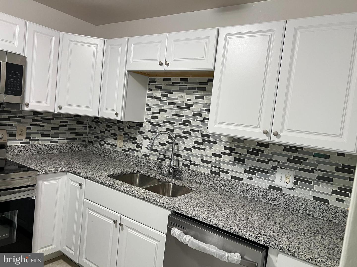 14425 VILLAGE DR, WOODBRIDGE, Virginia 22191, 3 Bedrooms Bedrooms, ,3 BathroomsBathrooms,Residential,For sale,14425 VILLAGE DR,VAPW2093916 MLS # VAPW2093916
