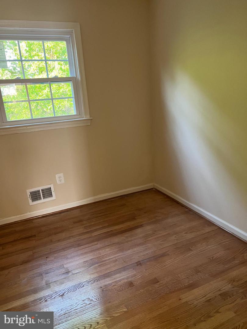 14425 VILLAGE DR, WOODBRIDGE, Virginia 22191, 3 Bedrooms Bedrooms, ,3 BathroomsBathrooms,Residential,For sale,14425 VILLAGE DR,VAPW2093916 MLS # VAPW2093916