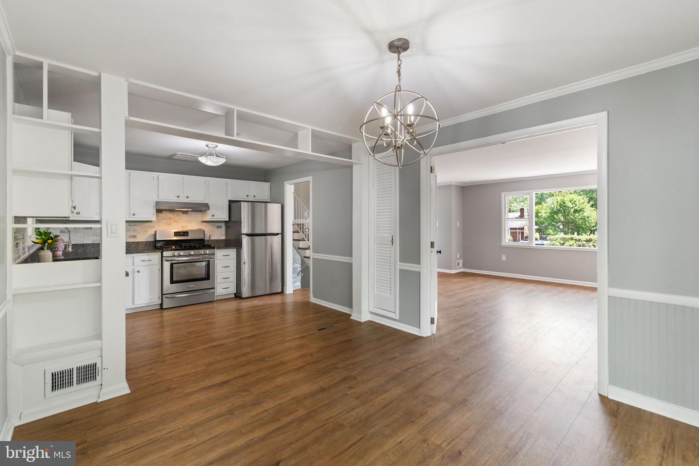 7024 STATENDAM CT, MCLEAN, Virginia 22101, 4 Bedrooms Bedrooms, ,3 BathroomsBathrooms,Residential,For sale,7024 STATENDAM CT,VAFX2238512 MLS # VAFX2238512
